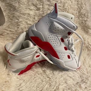 Kids' 6-17-23 Basketball Sneaker
JORDAN